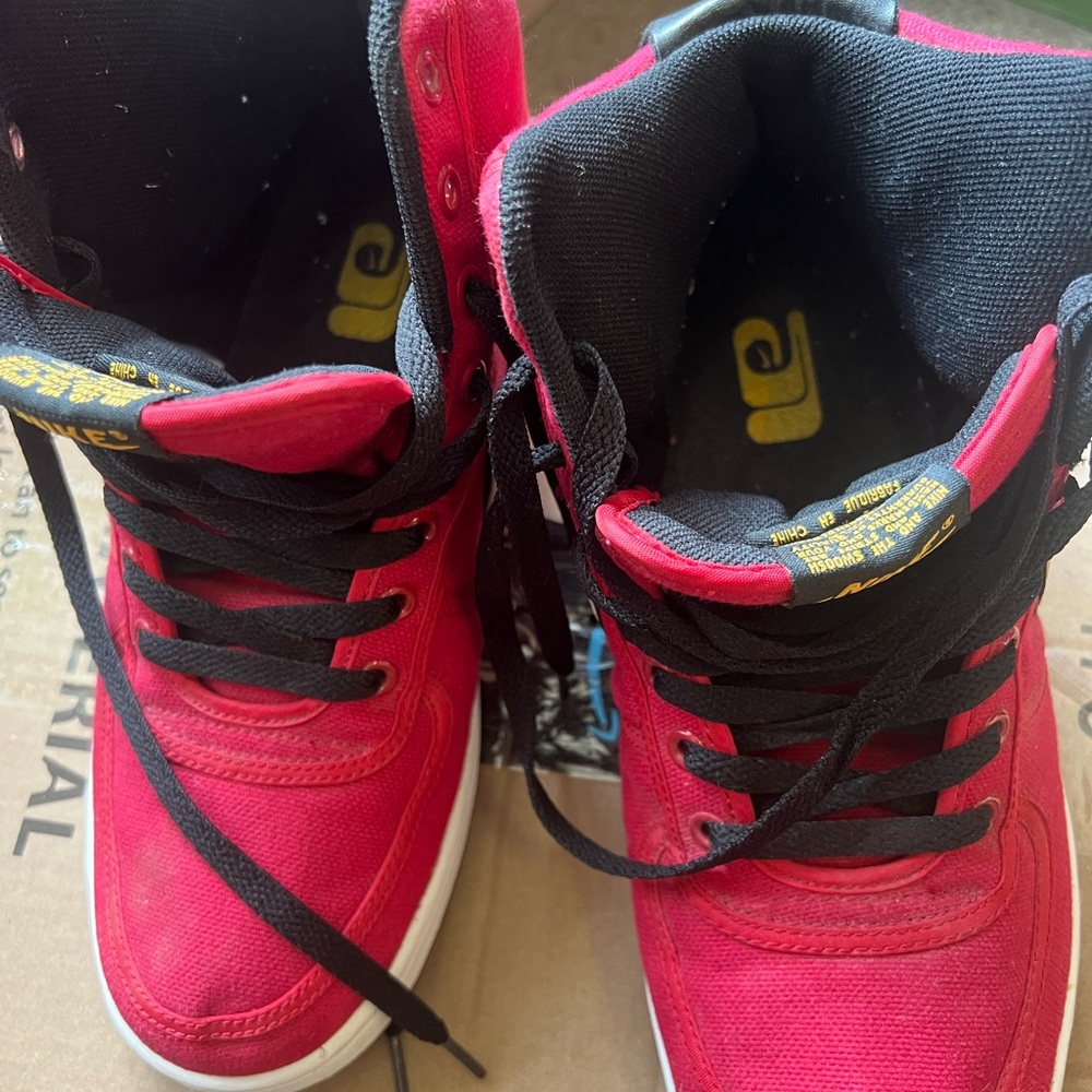 Nike LE Size 9.5